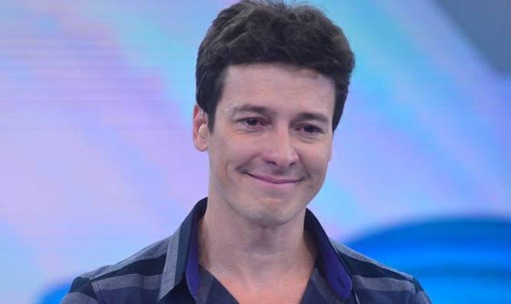 Rodrigo Faro comanda Hora do Faro na Record TV